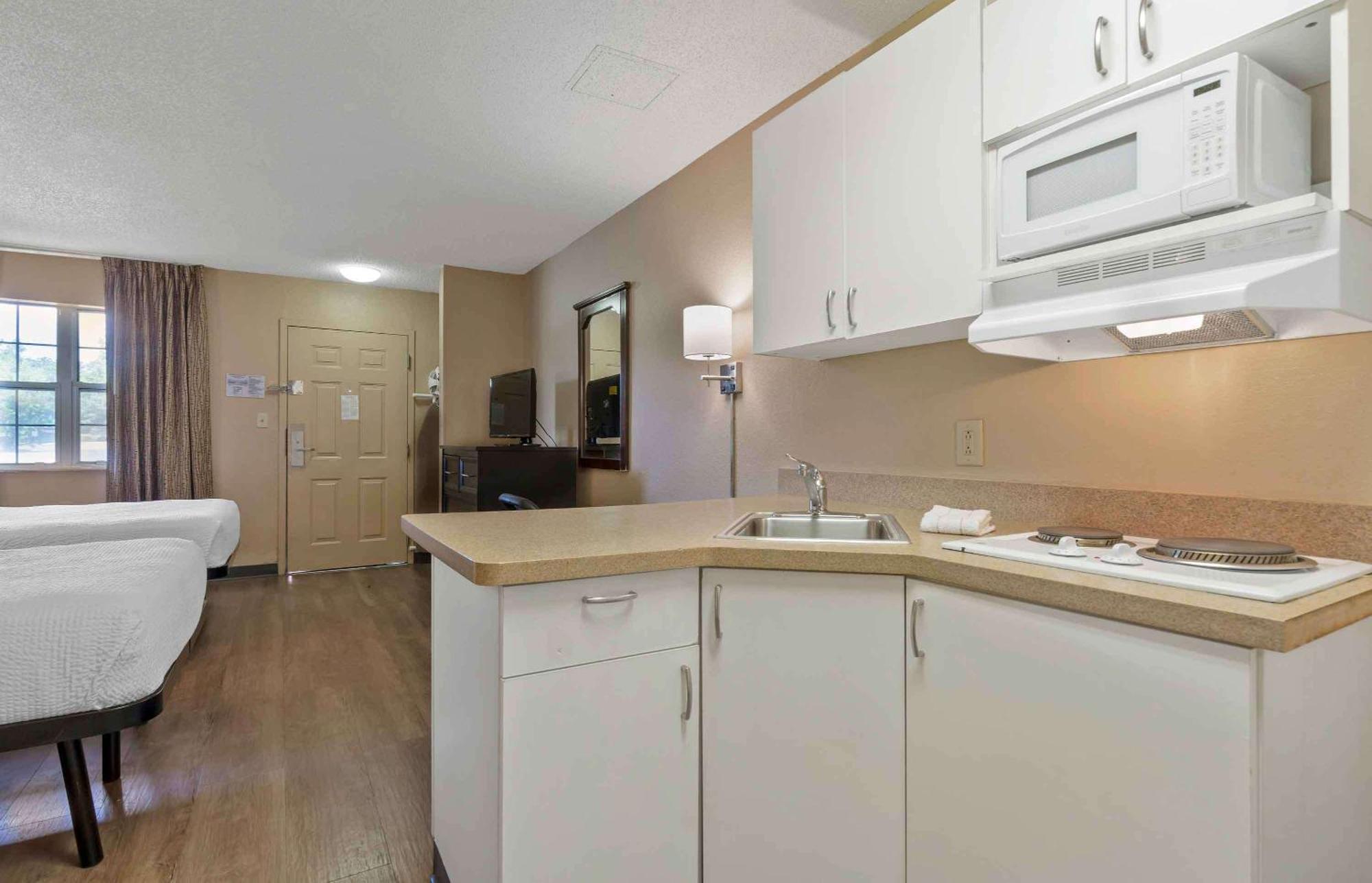 Extended Stay America Select Suites - Columbia - Ft Jackson Exterior foto